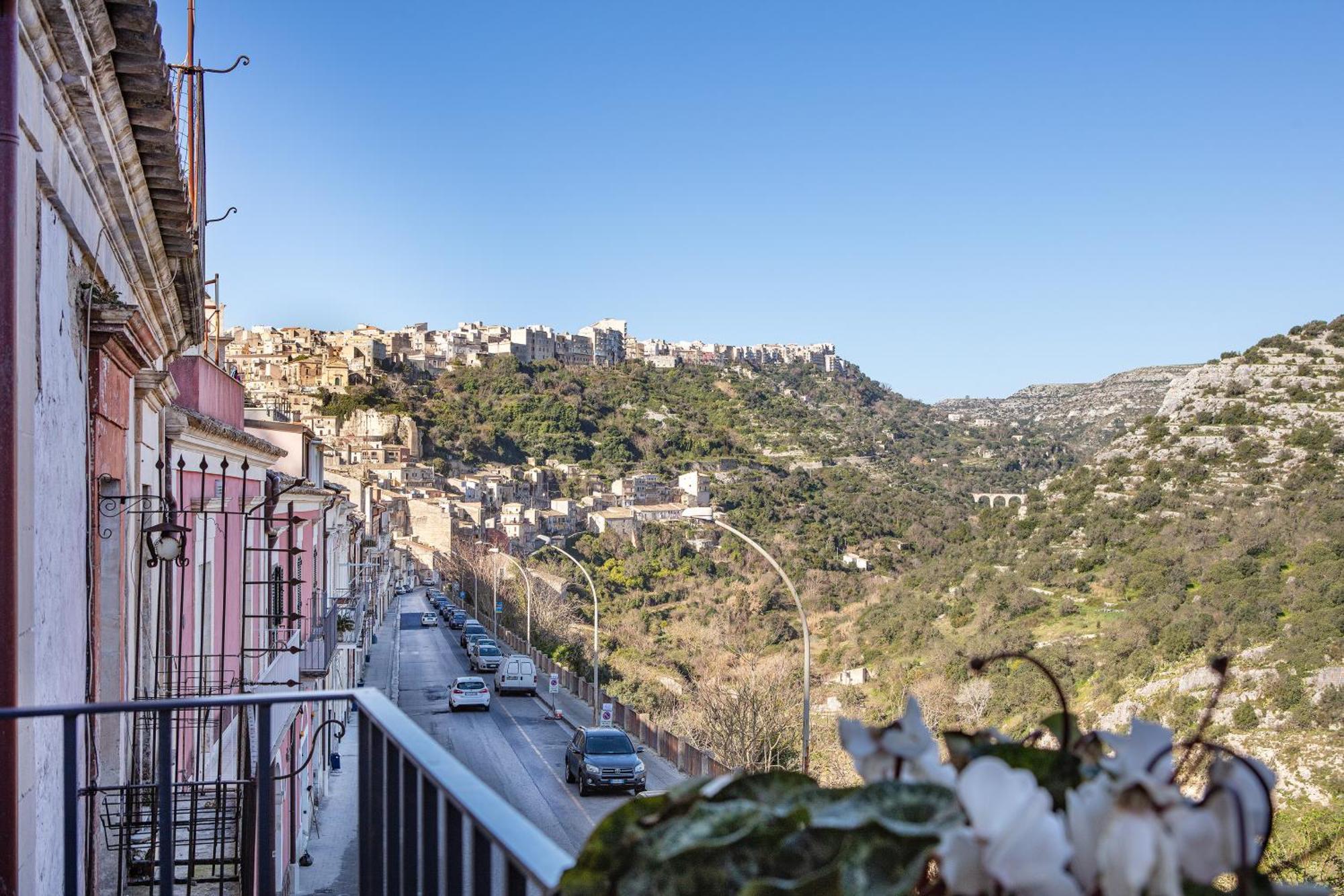 Ad Maiora - Design Rooms Ragusa Bagian luar foto